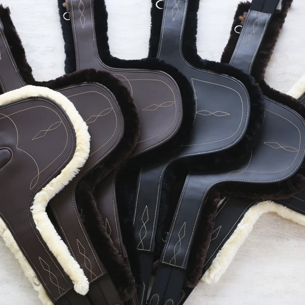 Kentucky Horsewear Sheepskin Stud Girth Cover - Image 13